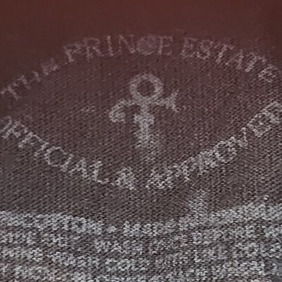 The Prince Estate Official and Approved Prince Purple Rain Cover T-Shirt Size M - Picture 15 of 16